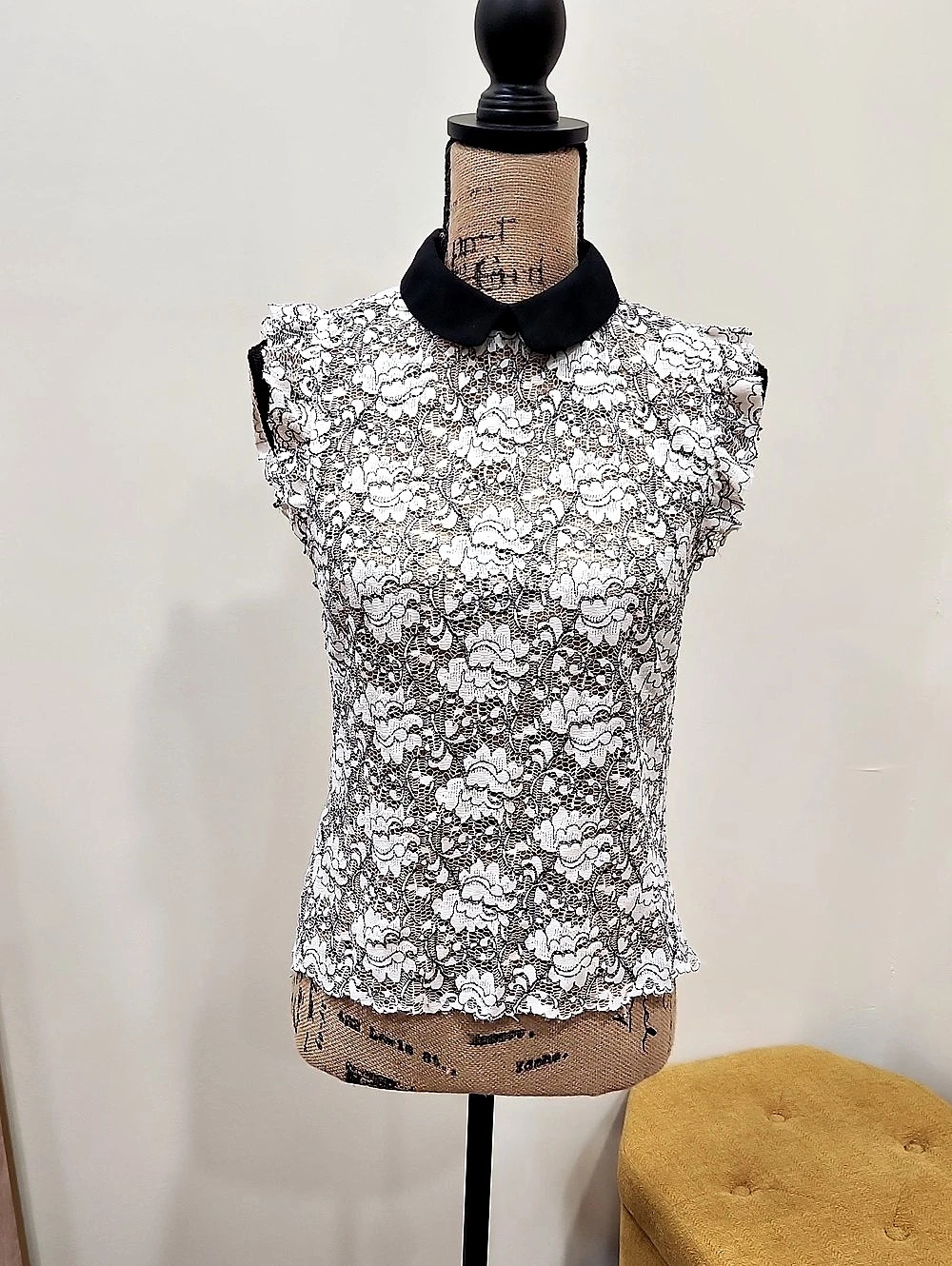 ZARA Floral Lace Collar Top in White & Black Small Like New sz S